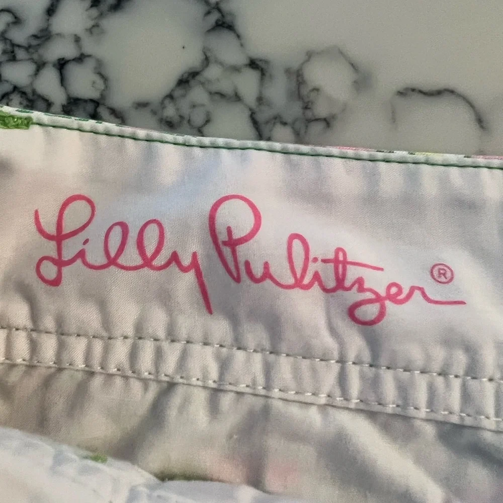 Lilly Pulitzer Callahan size 0 pink flamingo shorts Excellent condition